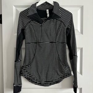 Lululemon Base Runner 1/2 Zip Parallel Stripe Black White / Black